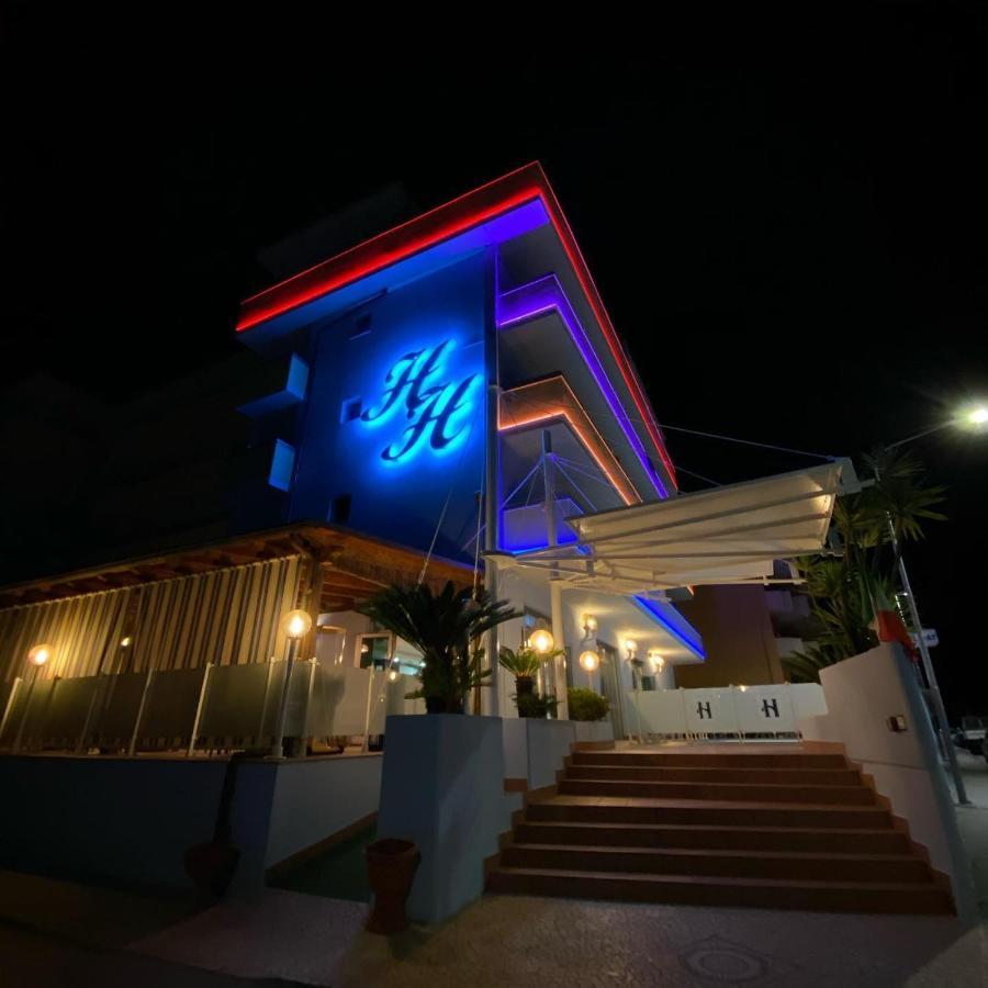 Hotel Holiday Martinsicuro Esterno foto