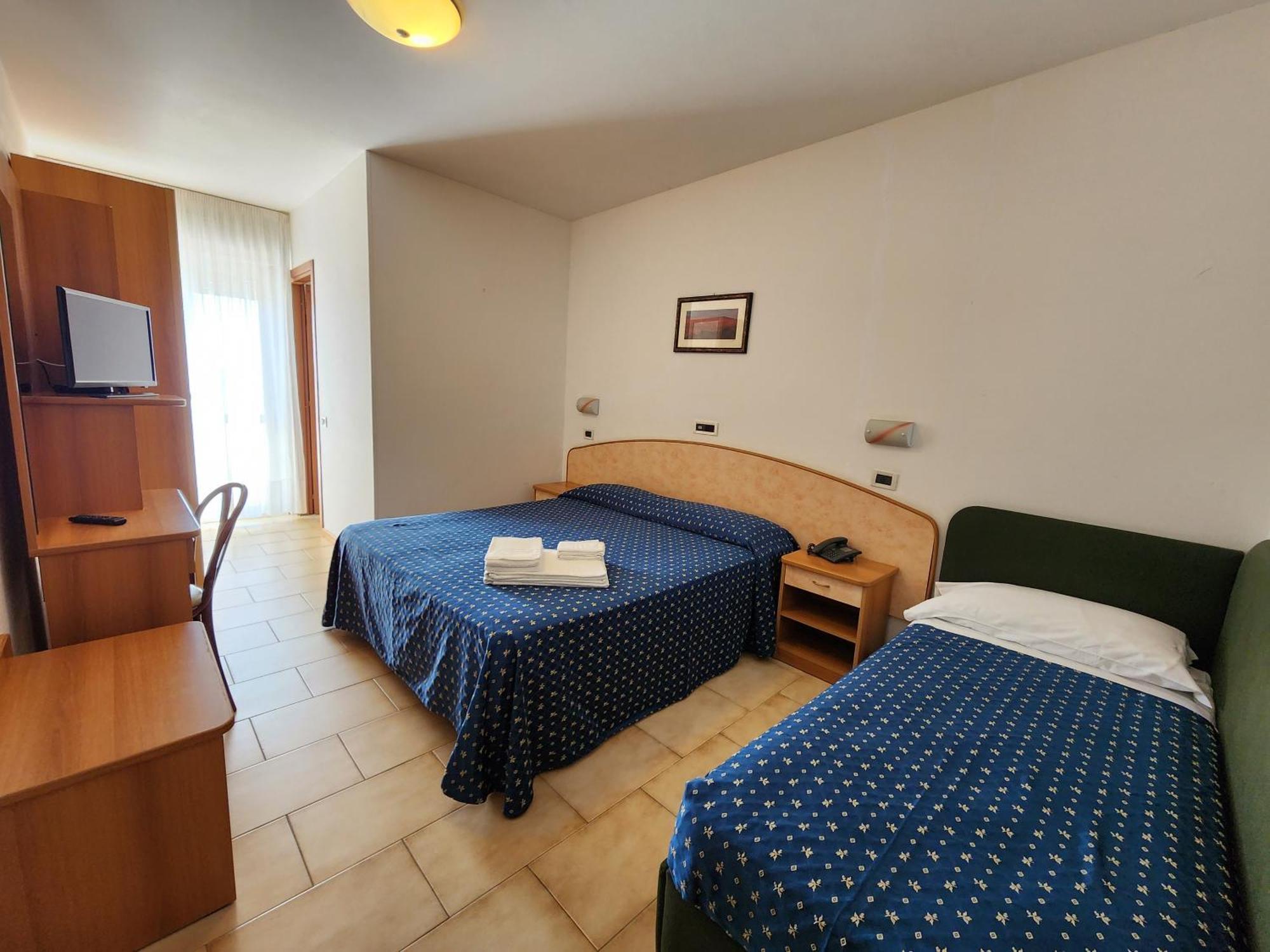 Hotel Holiday Martinsicuro Camera foto
