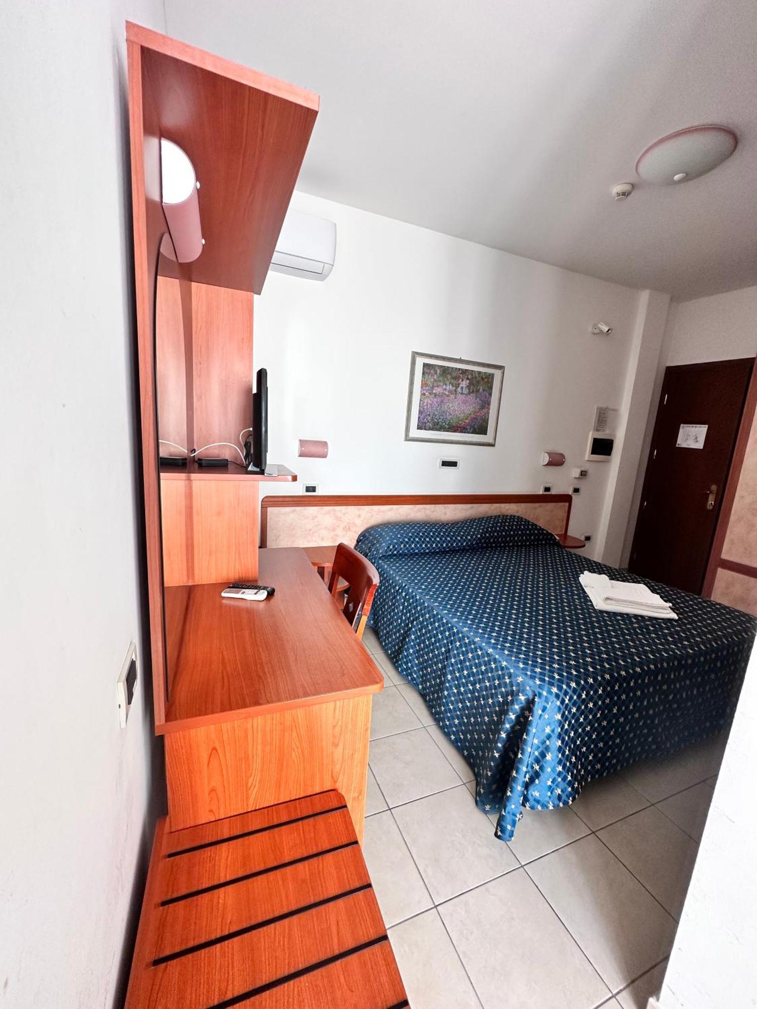 Hotel Holiday Martinsicuro Camera foto